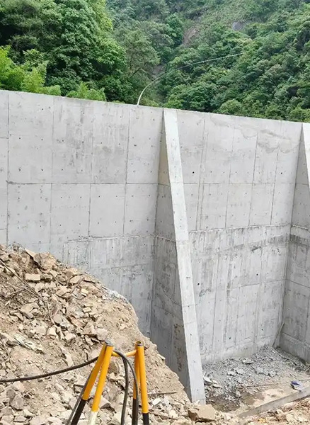 张家口赤城县重力式挡土墙